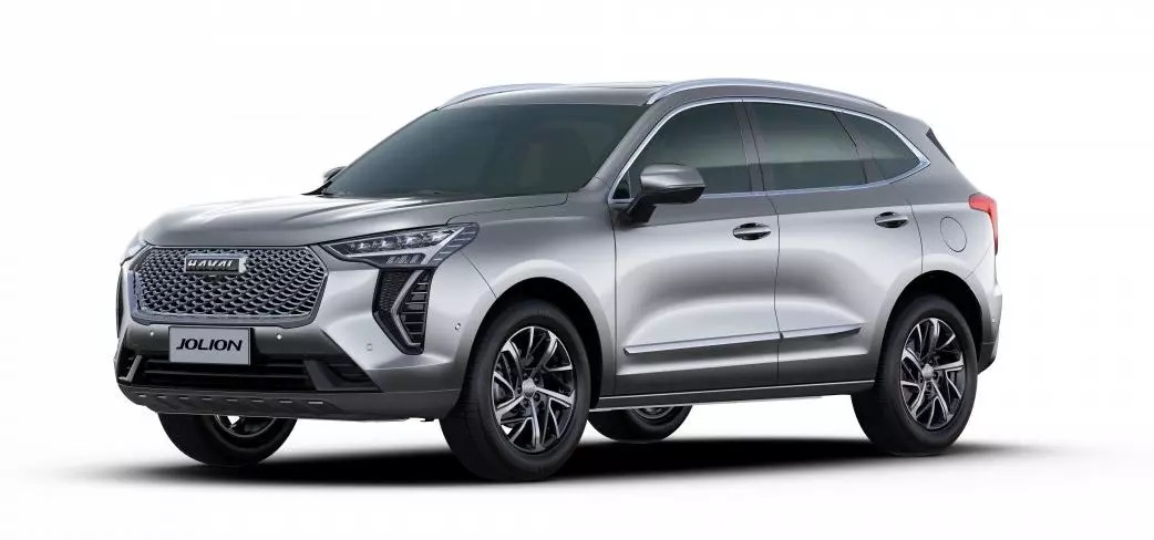 乌法 中的租车服务 Haval Jolion